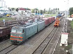 Путевое развитие в сторону Москвы. Слева — съезд на кольцо ВНИИЖТа