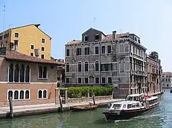 Вапоретто для малых каналов (итал. motoscafo, катер)