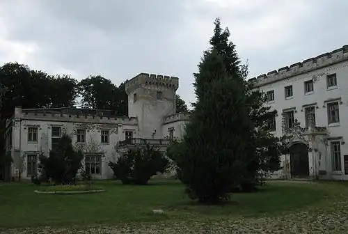 Вид замка с восточной стороны