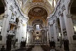 Интерьер главного нефа