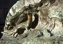 Фонтан «Ласка», фигура ласки