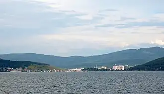 Вид на посёлок Тургояк с озера Тургояк