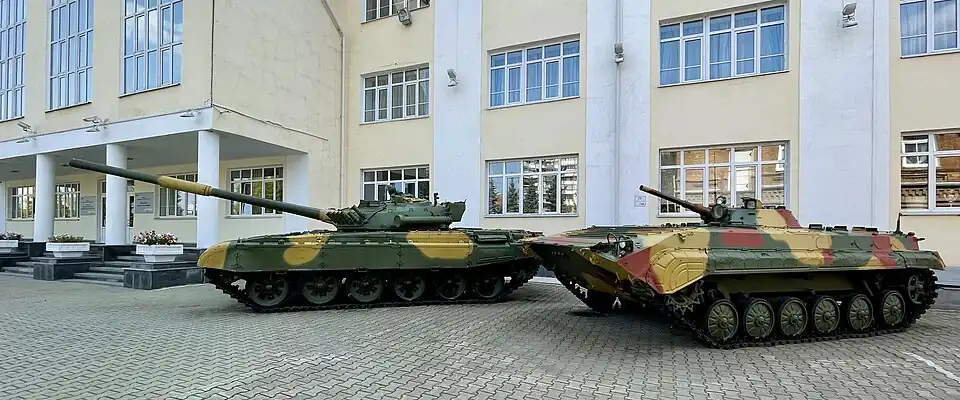 Экспозиция военной техники