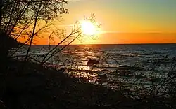 Вид в сторону Тойла с пляжа посёлка Вока