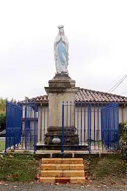 Статуя Девы Марии