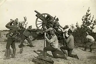 Стрельба по аэроплану из 3-дюймовой пушки, 1916 год