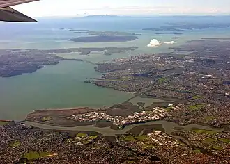 Вайтемата-Харбор, восточная часть