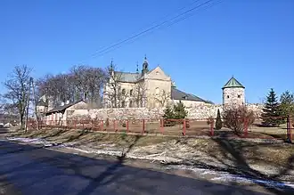 Церковь Успения Пресвятой Девы Марии и дом приходского священника