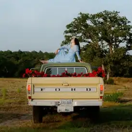 Обложка альбома Waxahatchee[англ.] «Saint Cloud» ()
