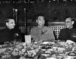 Танка Прасад Ачария (слева) во время визита в КНР