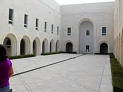 Двор арок; Комнаты судей находятся на втором этаже.