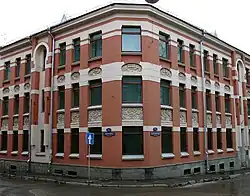 Коробейников, 14/9. Угол Коробейникова и Молочного переулков.