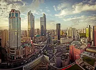 Главный торговый район Сюйцзяхуэй в 2010 году.