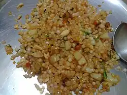 Сабудана кичри. Один из самых популярных рецептов во время поста Наваратри. Готовится из саго, картофеля и арахиса.