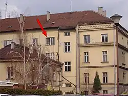 Здание завода фотограмметрии и окно, откуда были произведены выстрелы