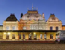 Вид на вокзал с путей