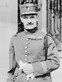 Зиновий Пешков в мундире майора французской армии в 1926 году