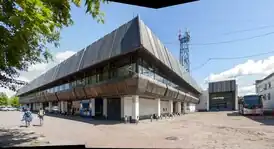 Западный фасад здания, главный вход